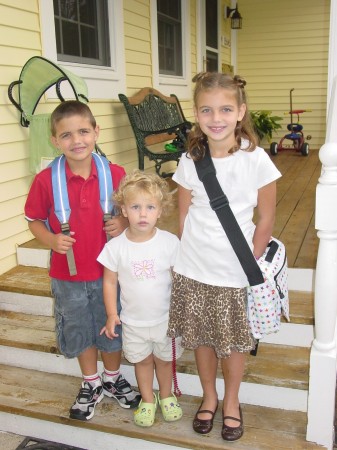 Henry (5), Evelyn (2) & Janine (7) - 1st day of school
