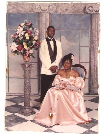 TOO DAMN SHARP :0 AT THE 11TH GRADE PROM