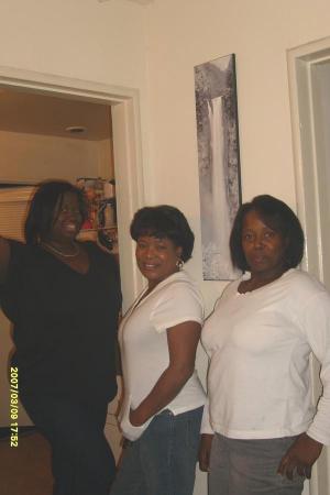 Thanksgiving Day 2007- Me and my sisters   (l-r) Trina, Cynthia & Pamela