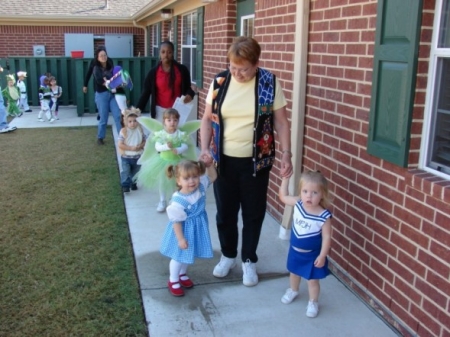 Sophia and Nana at the Parade of Costumes 07