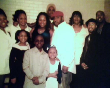 MY FAMILY ON MY WEDDING DAY WHEN I EAS PREGNANT