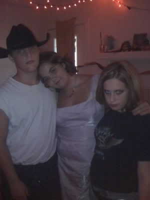 my oldest daughter Shastina in the middle with her bf and best friend