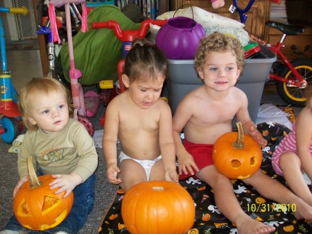 2010-10-31 Grandkids and pumpkins