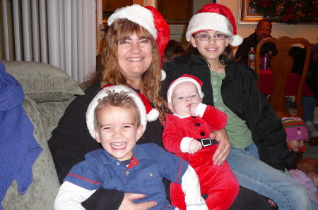 Nana & grandkids 2007