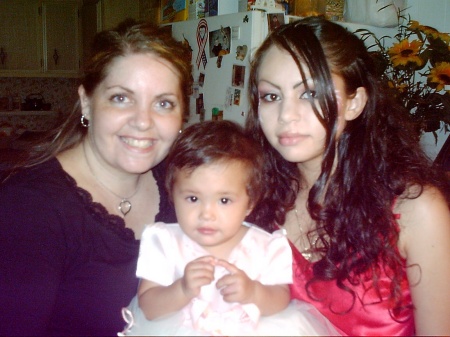 Tara, Laia, and Jessie (2005)