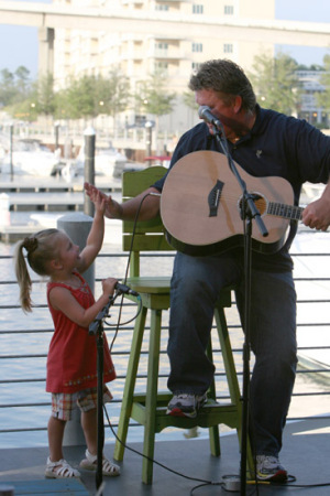 kylie and daddy high five