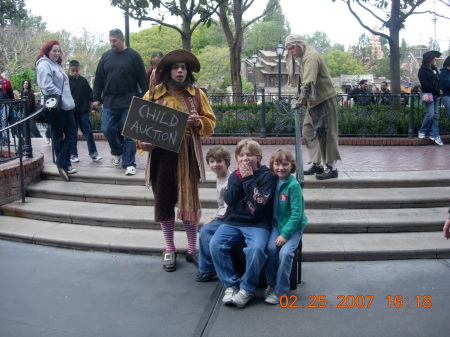 Kids for Sale! Disneyland 2007
