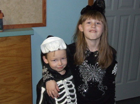 Brayden and Bayley - Halloween 2007