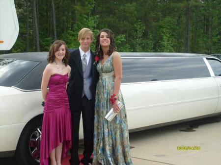 her prom arrival