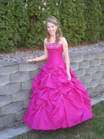 Laura, age 18, Senior Prom 4/26/2008