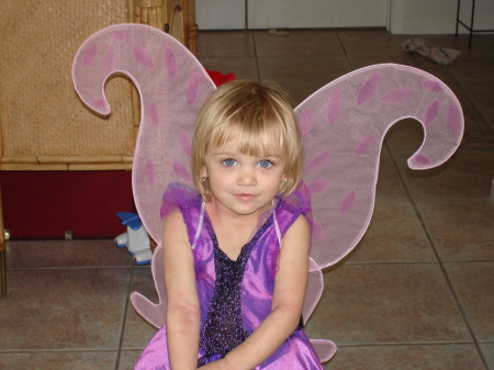 Chloe at Halloween 2007