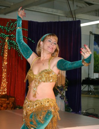 Shelby performing as L'Cha