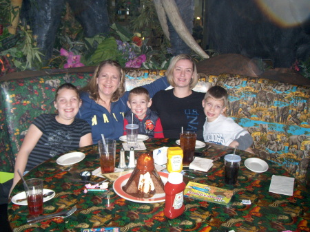 Rainforest Cafe in Chicago