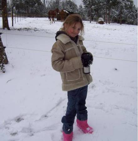 02-08 snow- Lacey stormilyn 6.5 yrs