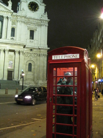 Phone call in front of St. Pauls