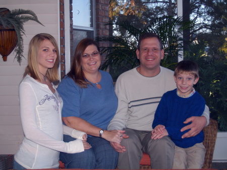 FAMILY PHOTO AT THANKSGIVING 07