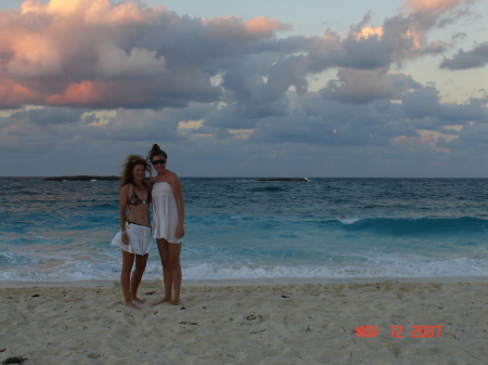 Tami & Megan - Bahamas 2007