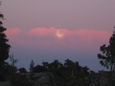 Moonrise druing Sunset, desolation