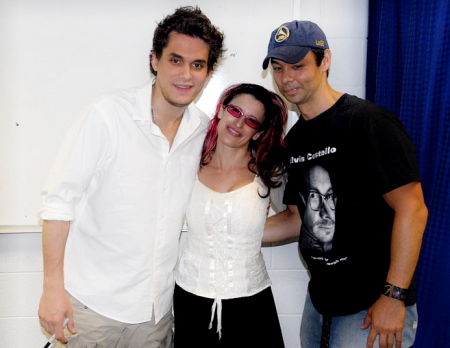 john_mayer_lynn_julian_frank_douglas_backstage_concert