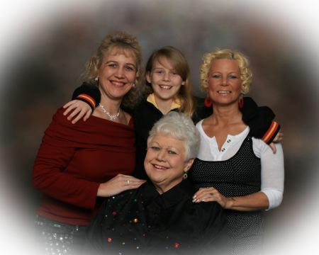 Jill, Lilly, Julie and Mom