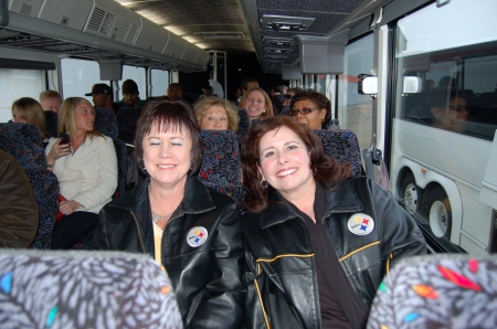 Maureen & Karen on bus from airport to Ft. Worth hotel for SBXLV.