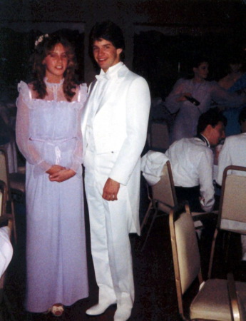 akhs-1983-srprom-darren&nancy