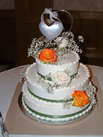 Fresh Flowers On Wedding Cake