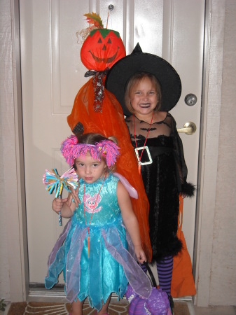Isabella & Sofia on Halloween 2008