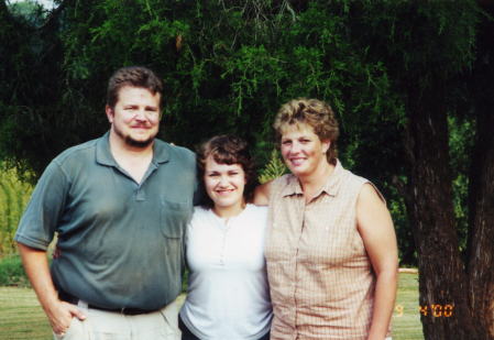 Bob, daughter Desiree, and wife Sue