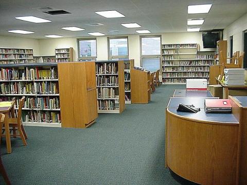 Middle school library at Hamersville