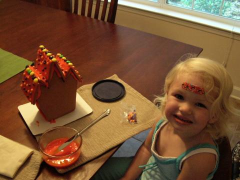 Decorating Halloween House--Oct 07