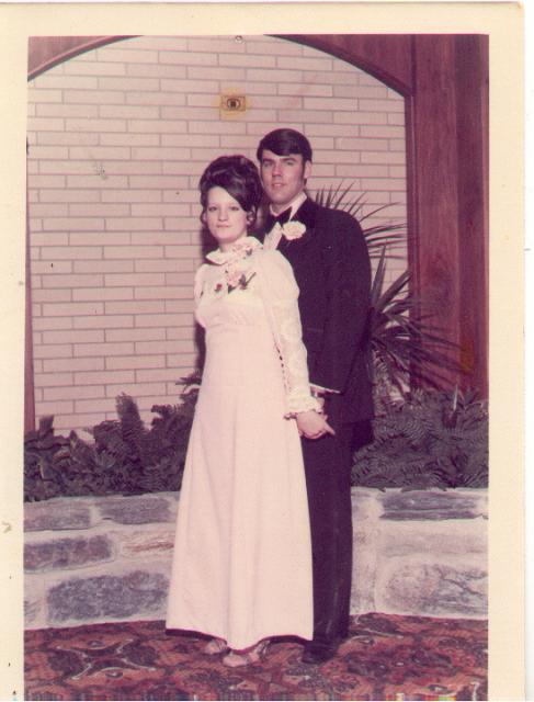 Leslie Wood & Richard Romano 1973 prom