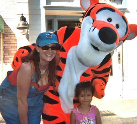 ANA MOMMY AND TIGGER