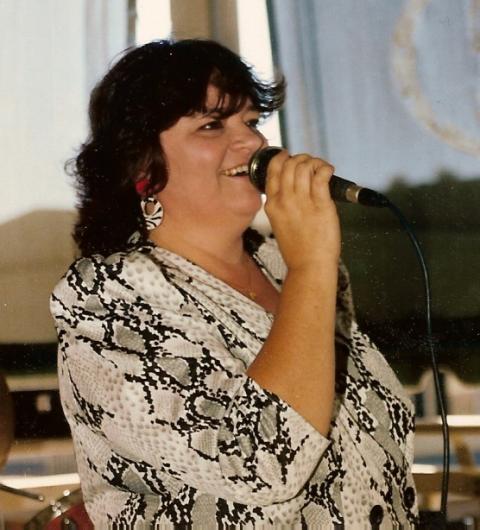 Linda Sings In Old S