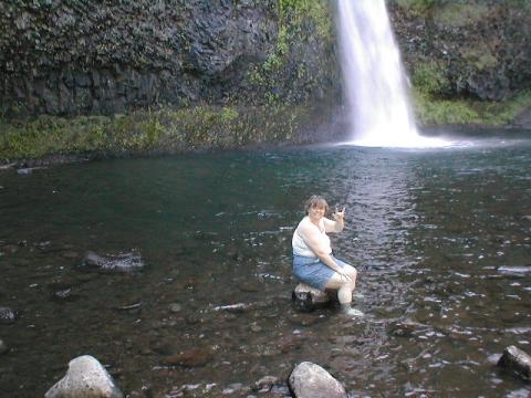 heasitonrockinwaterfallinoregon