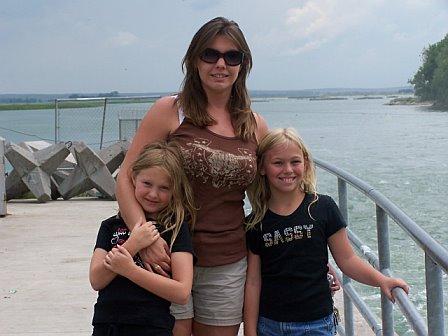 Me_and_my_girls_at_Lake_Mac