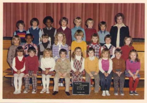 Mme Kneppert's gr. 5 class (1983)