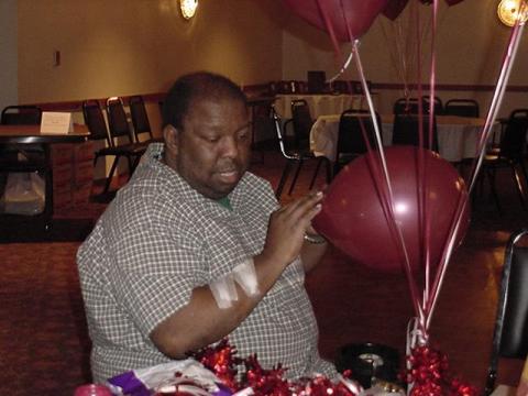 JIMMY FILLING BALLOONS