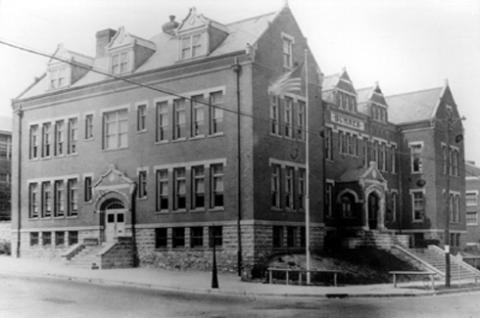 Sumner Old School 1905-1940