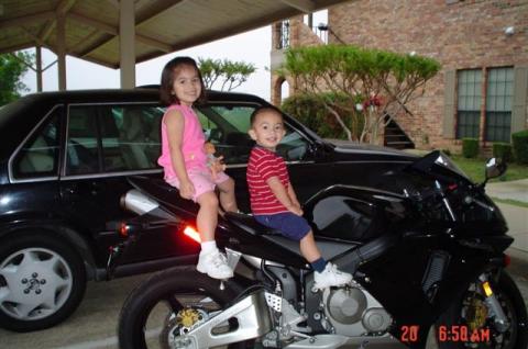 Kids on Daddys Motorcycle