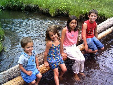 Melanie's Kids Fishing 2006