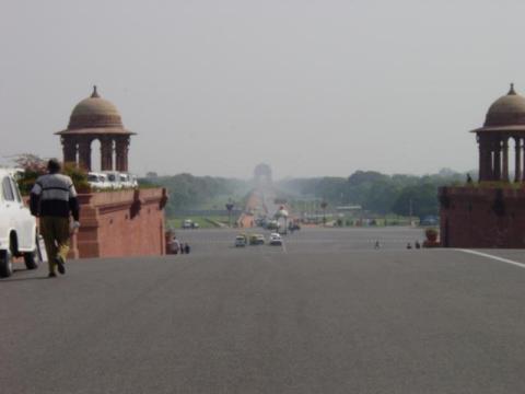 Road to India Gate