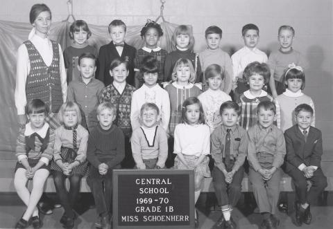 Miss Schoenherr's 1st Grade Class 69-70