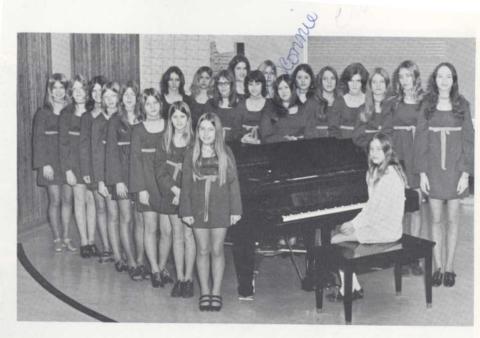Kilo Jr High Connie Choir'71