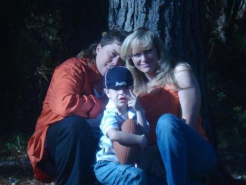 ME MY SIS TRACEY AND NEPHEW TITAN ON THANKSGIVING 2006