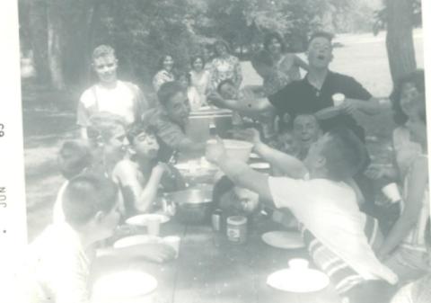 Copy of stbedes7&8picnic1963or62