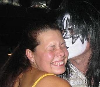 being kissed by kiss