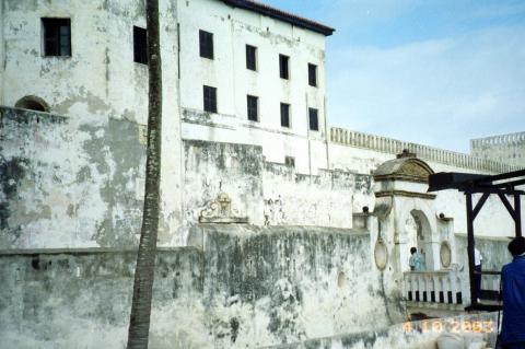 10-6-Elmina-a018_18