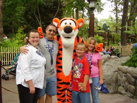 Family with Tigger July 30 '06