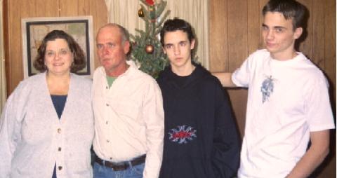 BRENDA, KEN, DUSTIN, JEFF...2002 XMAS 2